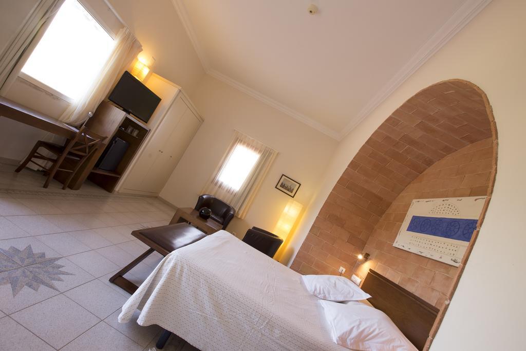 לה קאסס ד'אלקנאר Hotel Cal Naudi מראה חיצוני תמונה